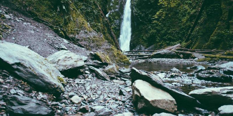 青岛德盛泰来31：连接全球的供应链枢纽与青岛港货运解决方案