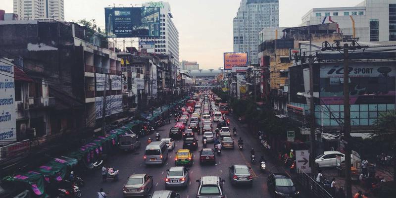 青岛德盛泰来：专业解析危险品国际海运的合规申报与安全运输全流程